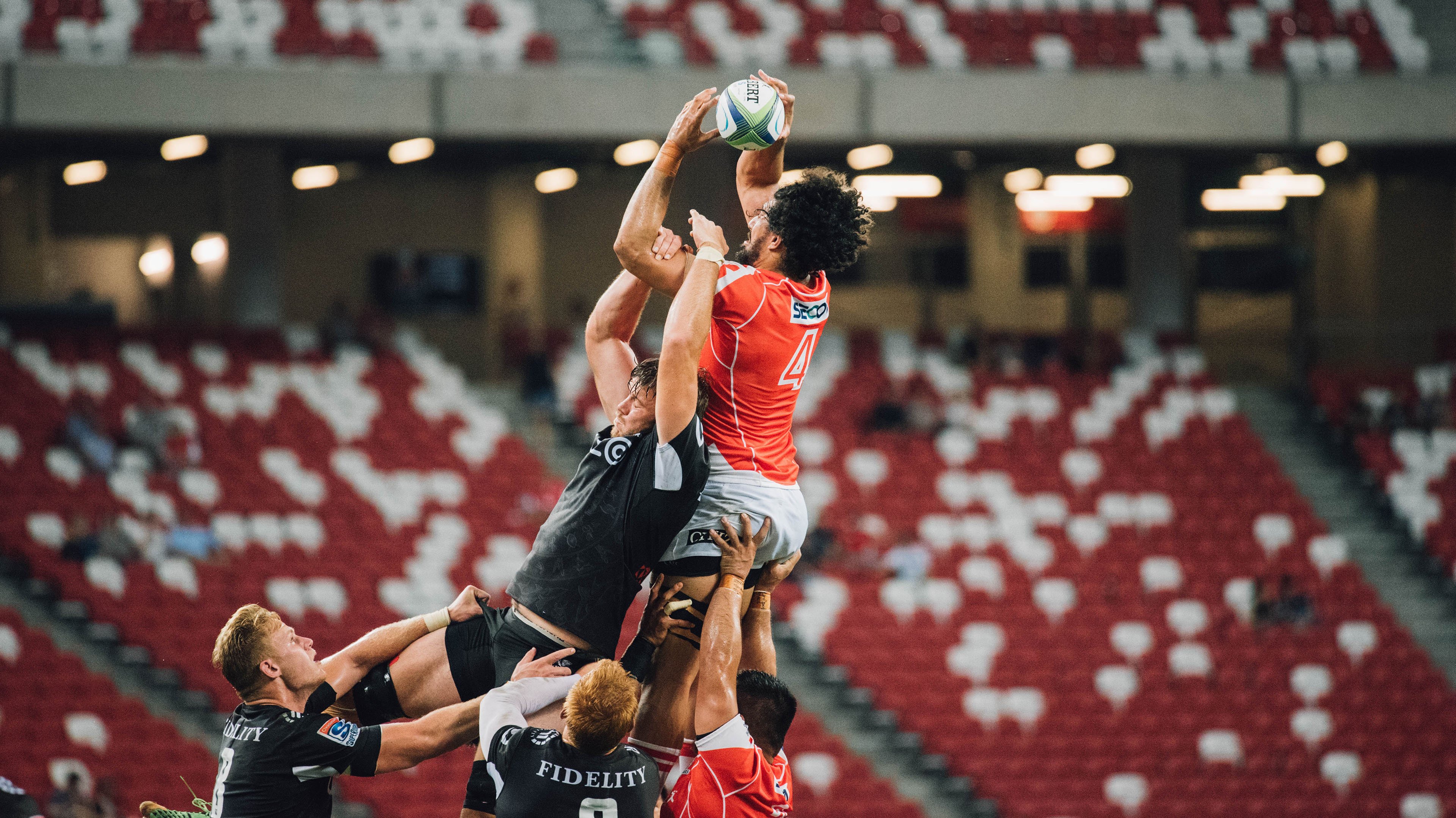 竞界纵横，当Uzi的激进羽翼掠过湖人铁的洪流，当锐翼划过铁壁洪流，Uzi与湖人的竞界对撞